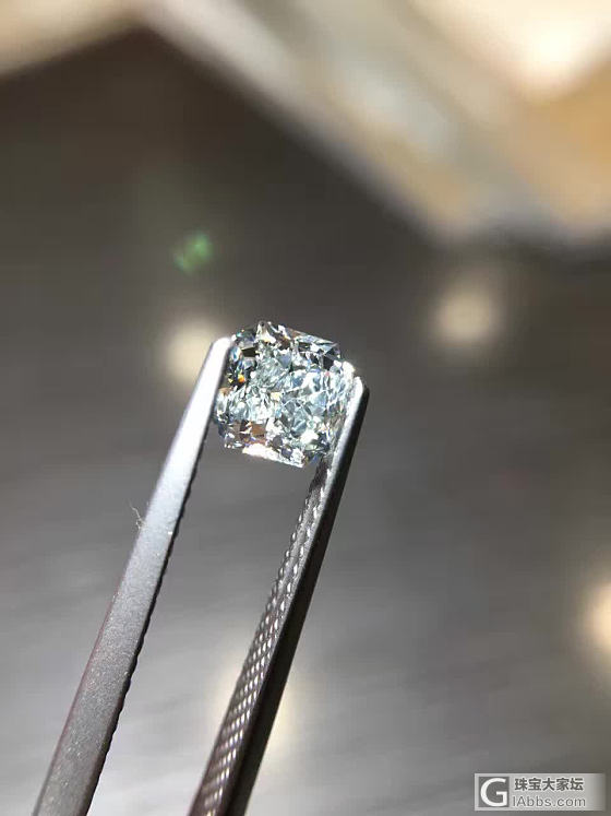 Fancy Light Greenish Green 0.92CT_彩钻