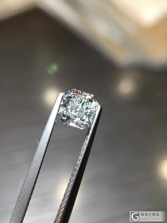 Fancy Light Greenish Green 0.92CT_彩钻