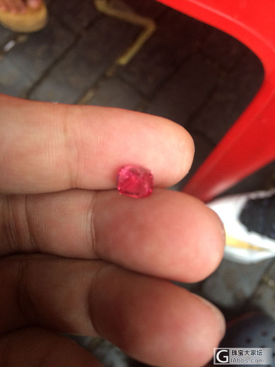 缅甸抹谷天然无烧粉色尖晶石，重量1.65克拉，算得上热粉不_刻面宝石尖晶石
