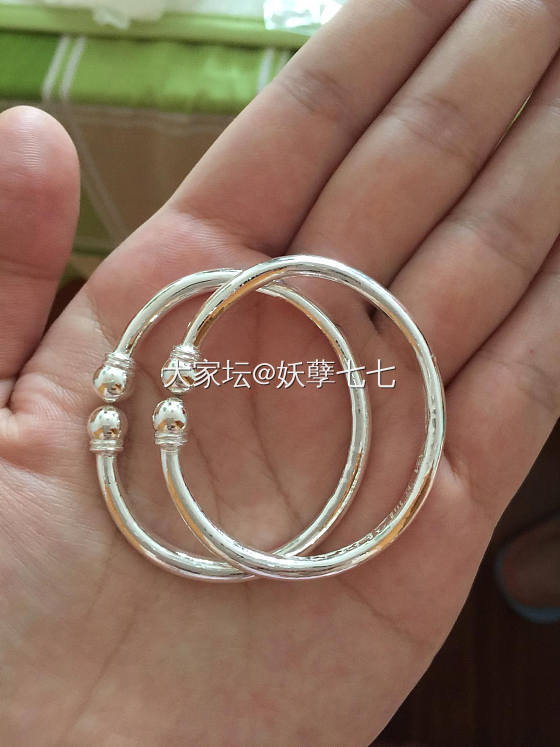 金玉良缘_珠宝银和田玉金手镯搭配