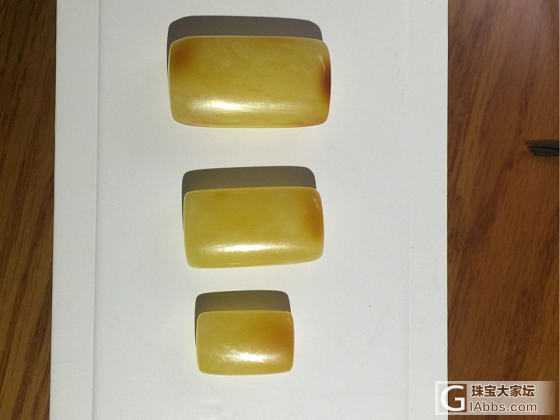 新磨出来的一家三口，有喜欢的吗？_琥珀蜜蜡
