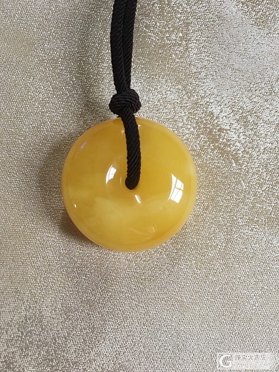 求鉴定 是真是假 自己不懂_珠串蜜蜡挂件