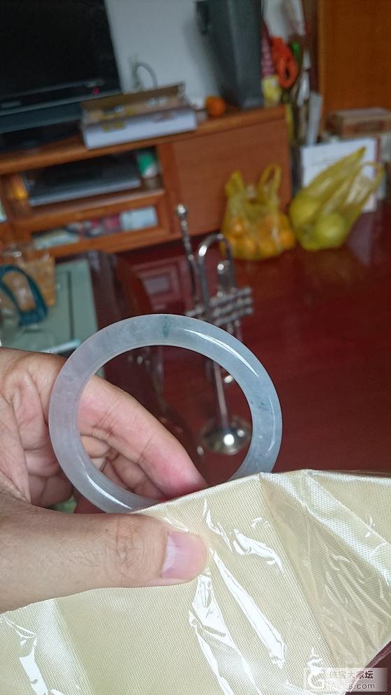 请教各位大神，这只镯子留不留_手镯翡翠