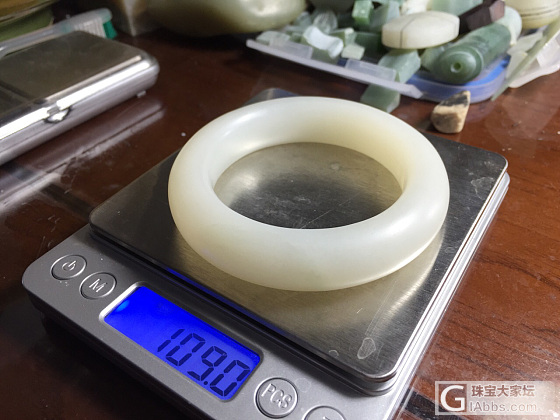 想入一个和田玉镯，请行家掌眼_手镯和田玉