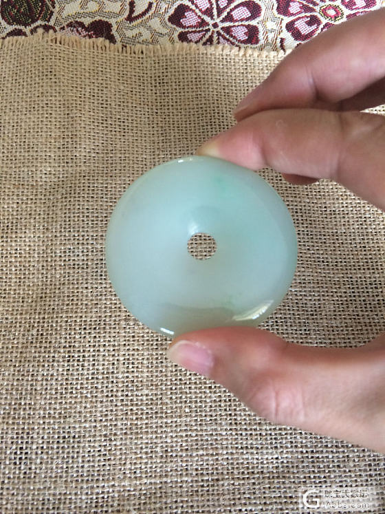 转一个57圈口完美翡翠手镯，自己开料加工的 非常水润带底色_手镯翡翠