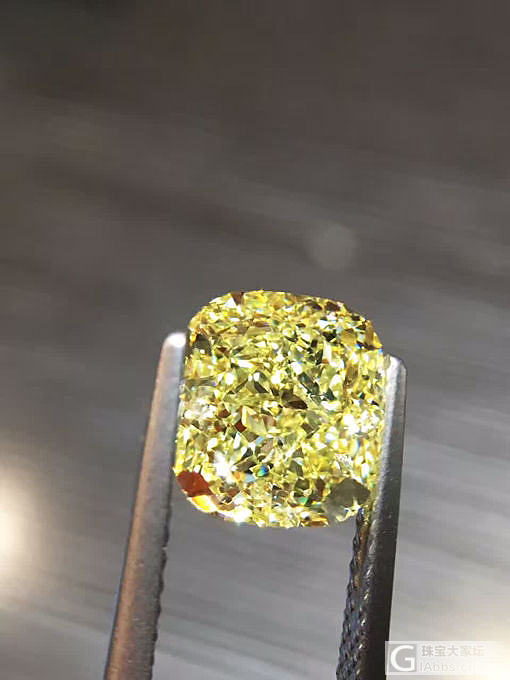 3.20ct VS2 Fancy Yellow_彩钻