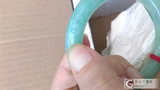 这个满豆绿怎么样，求估价（已还图，发现非完全，请教是否留，or少好多钱）_手镯翡翠
