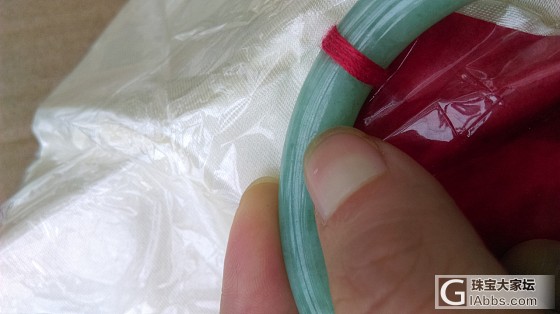 这个满豆绿怎么样，求估价（已还图，发现非完全，请教是否留，or少好多钱）_手镯翡翠