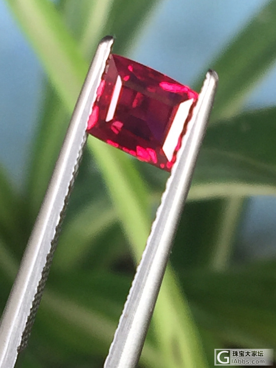 【皇家彩宝】鸽血红宝石💎_刻面宝石红宝石
