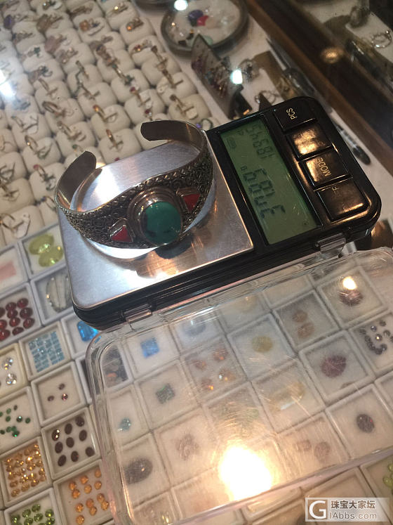 尼泊尔的手工银镯_手镯银