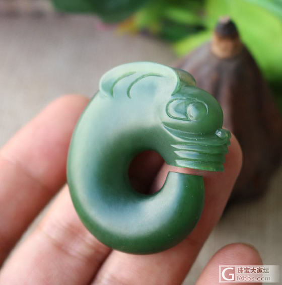 俄碧老料玉猪龙_碧玉