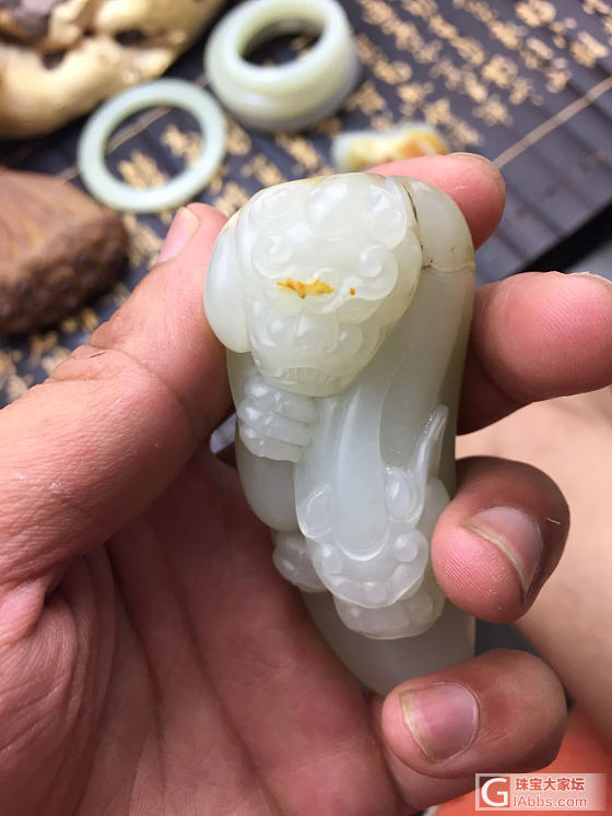 貔貅把件_和田玉