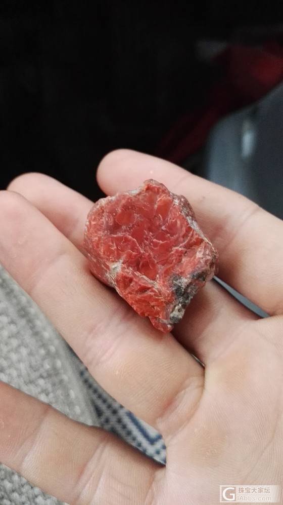 请问  这块是什么石头？？_原石玉髓玛瑙