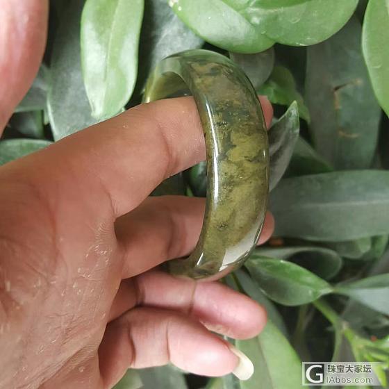 军绿特色豆青色青玉籽料手镯一对价格优惠_手镯和田玉