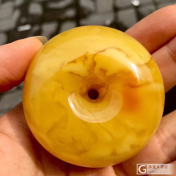 极品蜜蜡，今天朋友圈嘚瑟了一大圈，来坛子里晒晒_琥珀蜜蜡