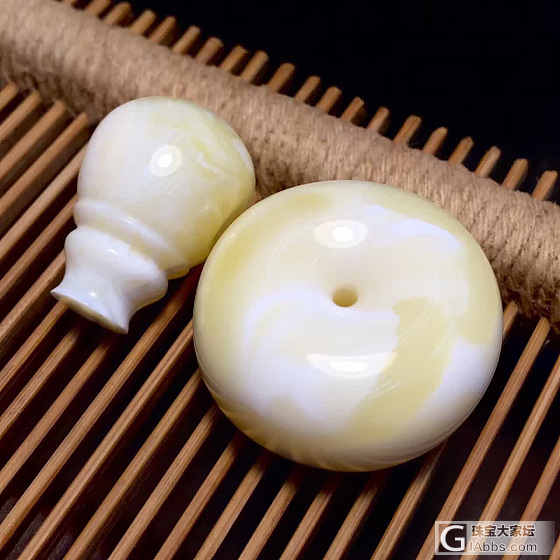 蜜蜡狂魔，来个镇楼级别的同料白蜜_蜜蜡