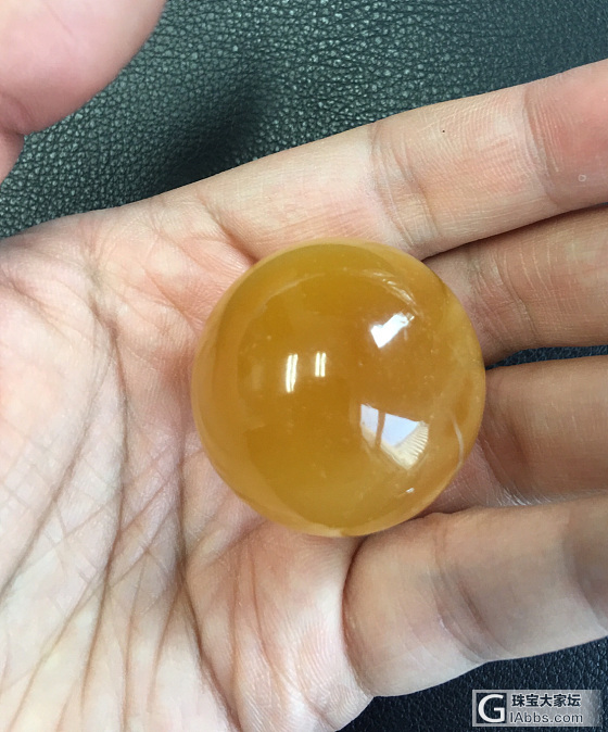 一个蜡质不错的大珠 35mm_琥珀蜜蜡
