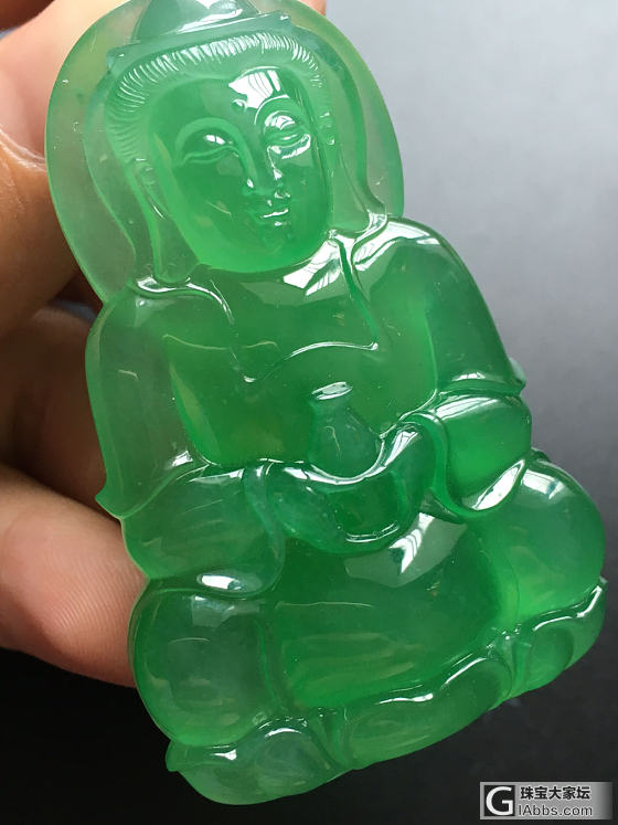 一枚玉，净一颗红尘心，悟禅悟人生。大美之物，值得拥有🙏🙏🙏_翡翠