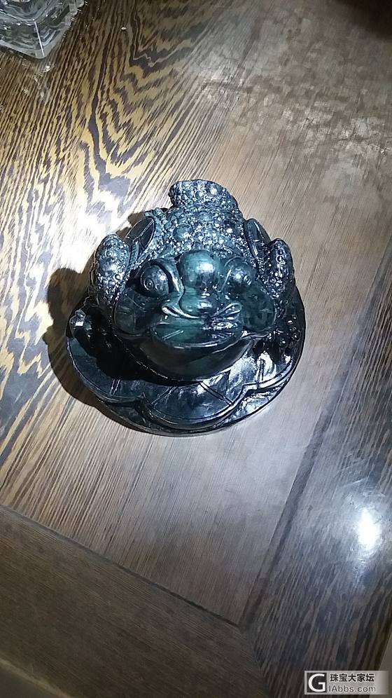 雌雄招财金蟾，想不到做出来挺好的，雕工还可以，哈哈_翡翠