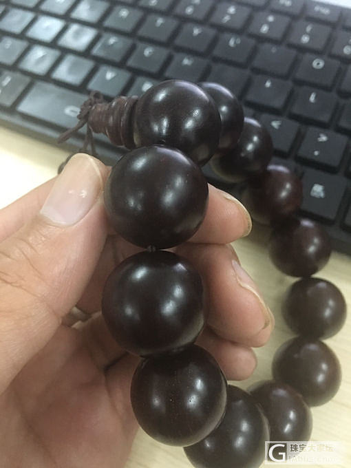 帮忙看下这串小叶紫檀是不是真的，帮忙估个价！谢谢！我_珠串小叶紫檀