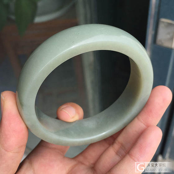 青玉籽料手镯内径58mm_和田玉