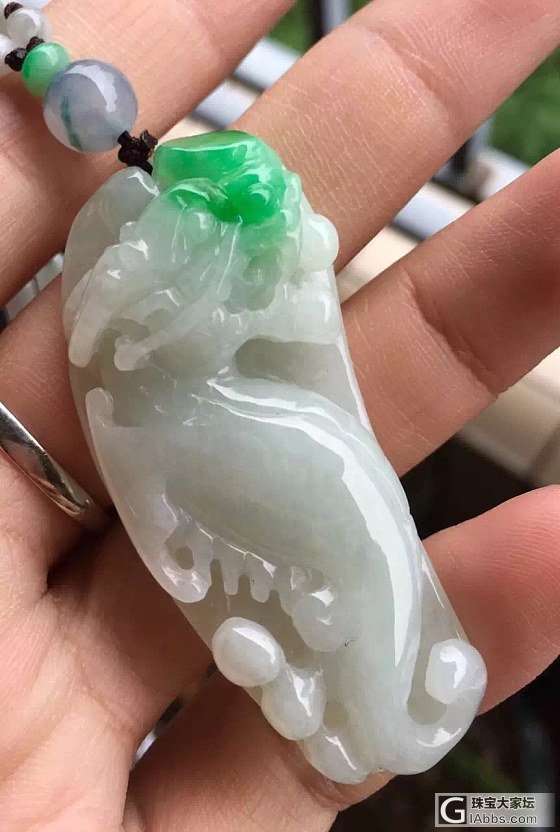 【飞龙】飘阳绿翡翠飞龙 顶珠一刻冰紫飘花圆珠 搭翡翠路路通珠链_花件翡翠