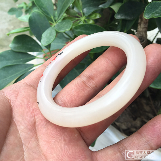 最近藕粉阴刻比较火_手镯和田玉