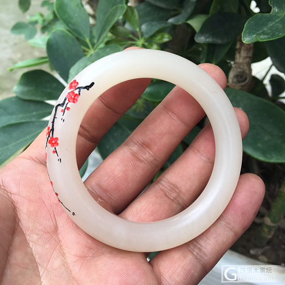 最近藕粉阴刻比较火_手镯和田玉