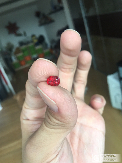 正红哦_刻面宝石尖晶石