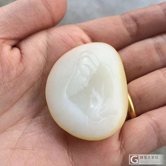 求内行鉴定，卖家说是籽料，自己感觉不像_和田玉