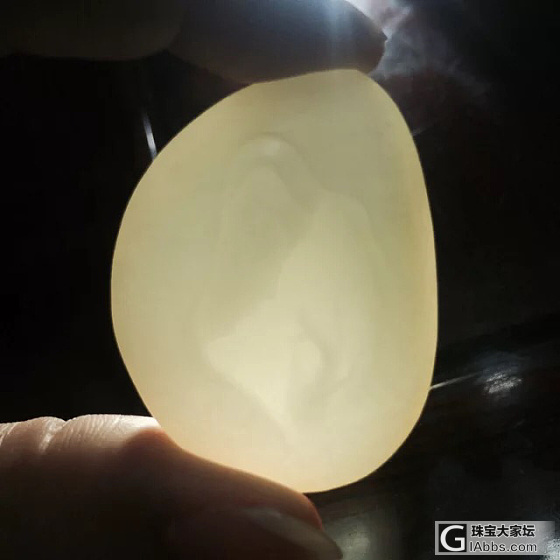 求内行鉴定，卖家说是籽料，自己感觉不像_和田玉