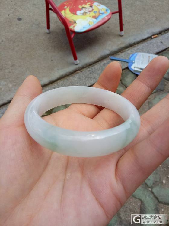 帮我看下这个镯子值多少钱_手镯翡翠