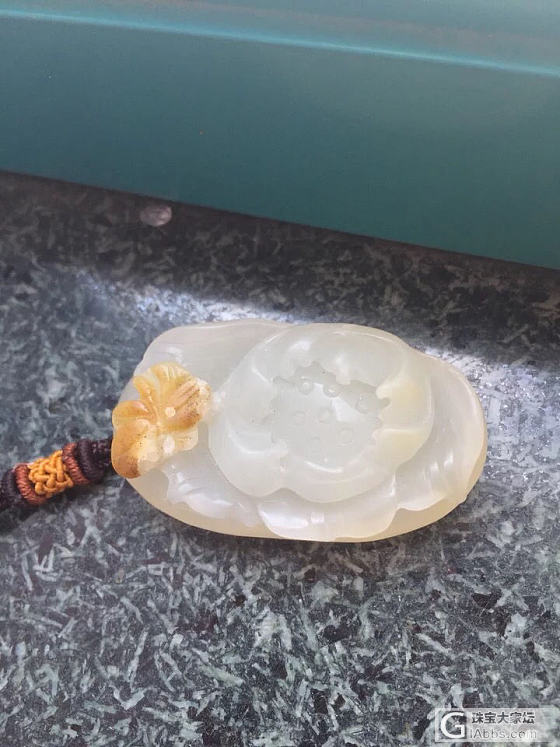 天然黄龙玉巧雕富贵花开牡丹_黄龙玉