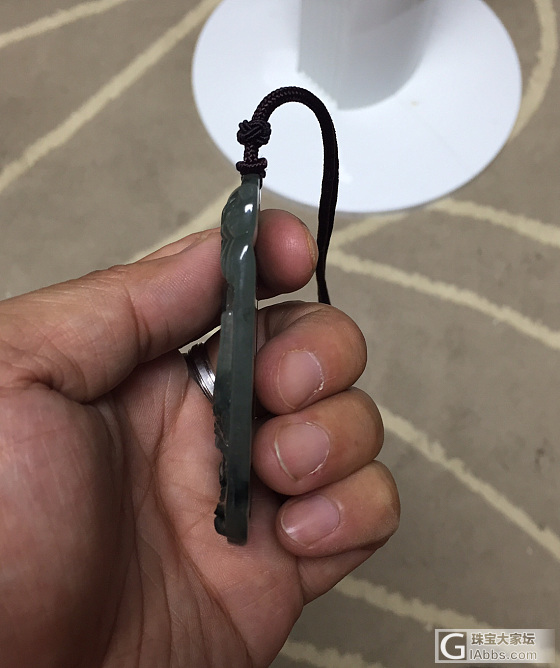 新入的翡翠 请大神们估价 很喜欢这枚 感谢感谢_翡翠