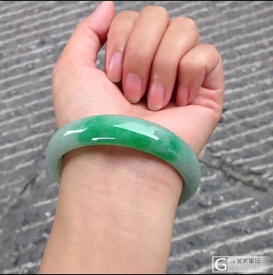 入门级的这个怎么样？请大伙帮忙看看_手镯翡翠