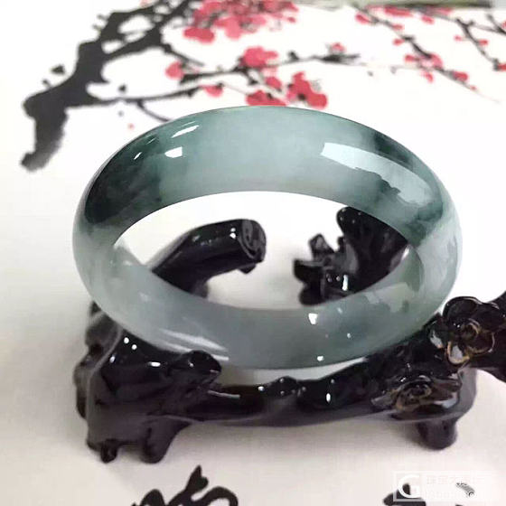 还有这个，一样3000。哪个好_手镯翡翠