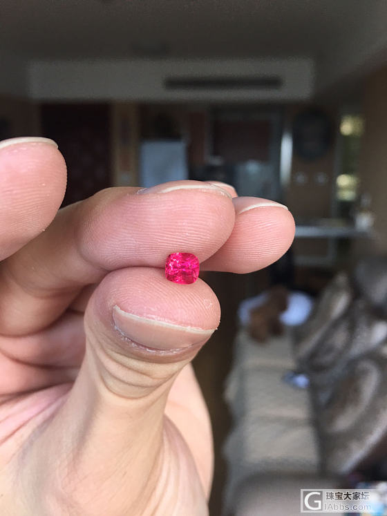 又来一个小家伙哦_刻面宝石尖晶石
