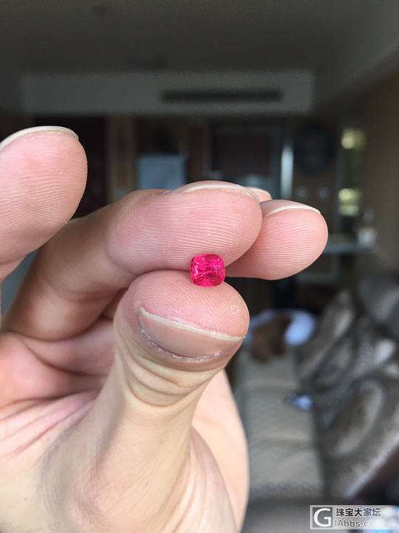 又来一个小家伙哦_刻面宝石尖晶石