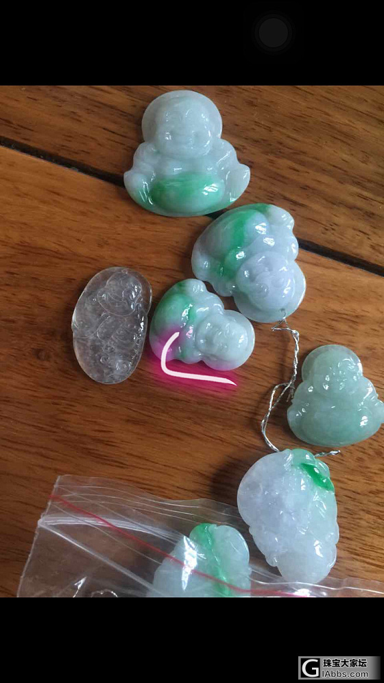 朋友们帮我估个价 多少可以入_翡翠