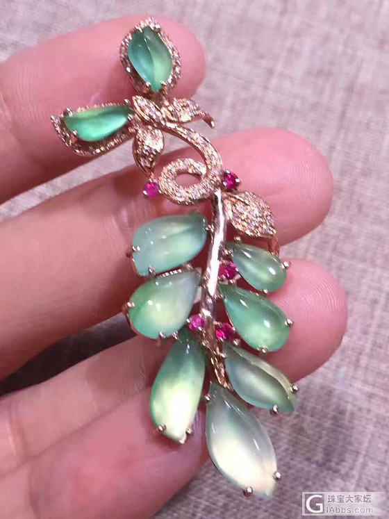 翡翠吊坠～看他有多美～_吊坠翡翠