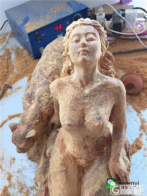 新作纯手工雕刻《豹女》_木雕
