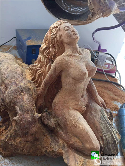 新作纯手工雕刻《豹女》_木雕