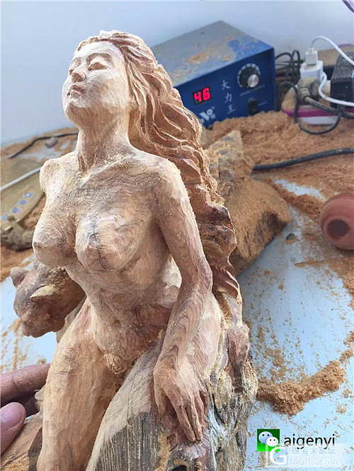 新作纯手工雕刻《豹女》_木雕