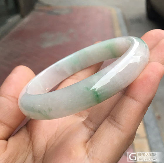 太晚了，拍不出效果来_手镯翡翠