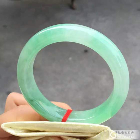 求购一只翡翠手镯_手镯翡翠