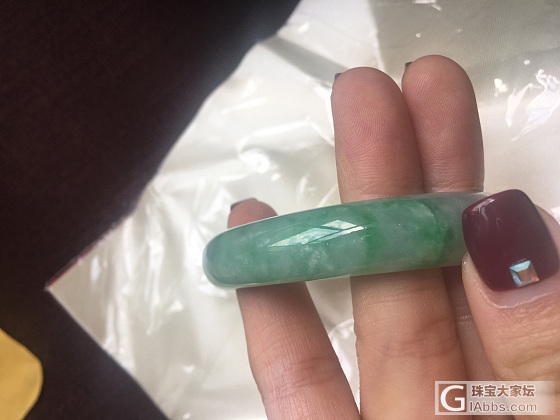 大家帮我看看这个镯子值不值_手镯翡翠