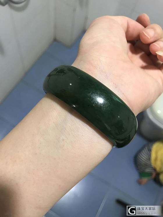 请帮忙看看价格_手镯碧玉