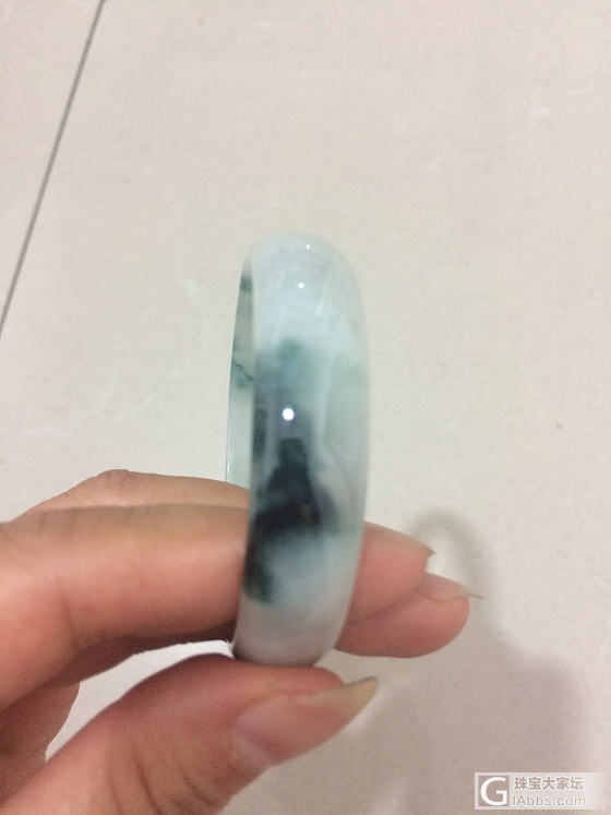 大神们看看这手镯值多少价？_手镯翡翠