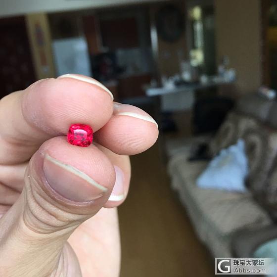 荧光很好的红vvred_刻面宝石红宝石