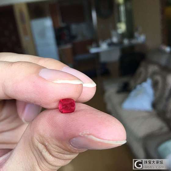 荧光很好的红vvred_刻面宝石红宝石